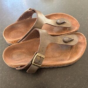 Birkenstock sz 35 4-4.5 coppery brown thing Sandals